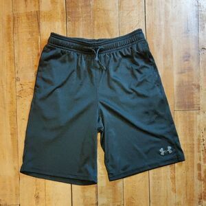 Under Armour Black Athletic Shorts Youth large Athesiure Summer
